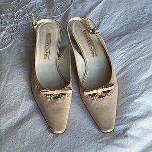 Gianni Bini Cream Bow Slingback Heels